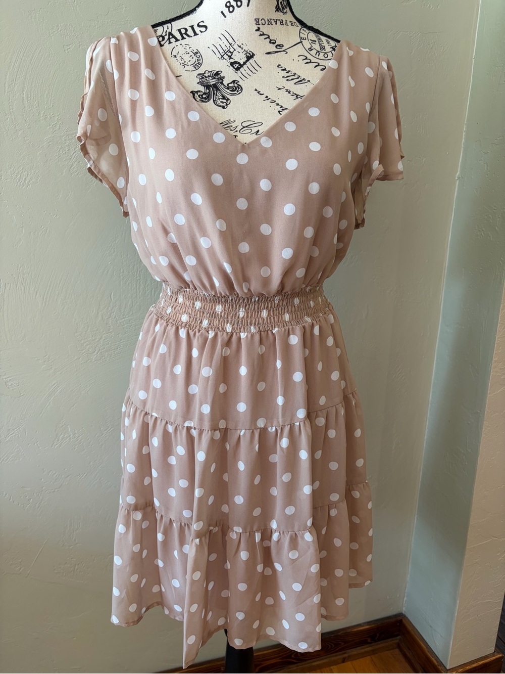 Emerald Sundae Beige Polka Dot V-Neck Open-back Tiered Dress Size M